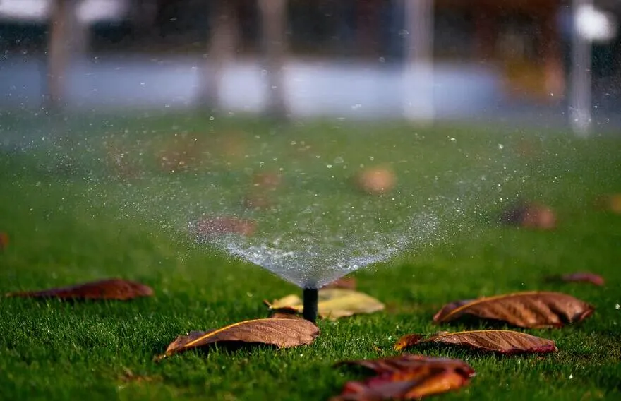 Abastecimento de água de serviço no jardim Abastecimento de água de serviço no jardim