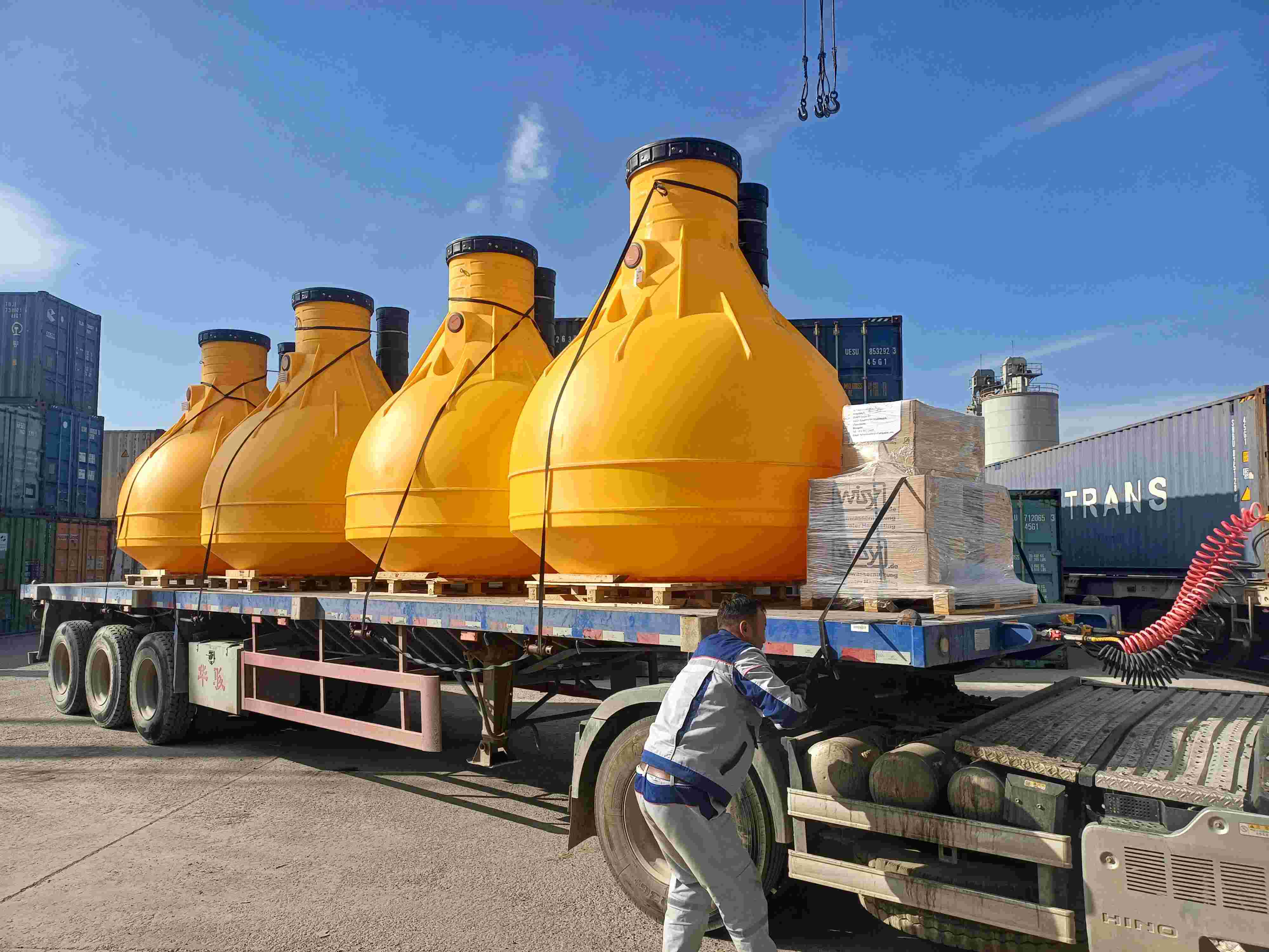 Worldwide Availability of Rainwater Tanks Worldwide Availability of Rainwater Tanks